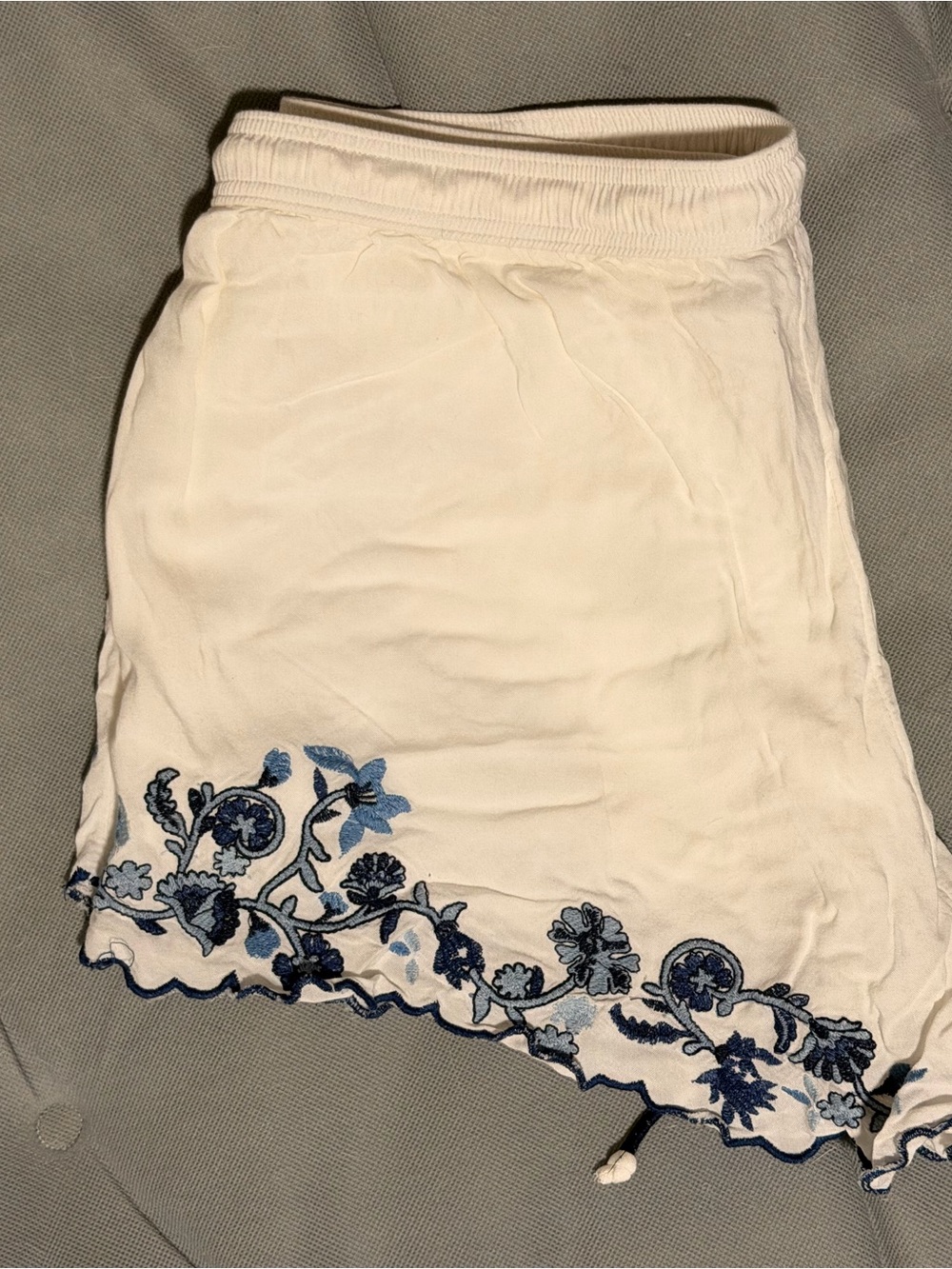 Abercrombie & Fitch White Shorts with Blue Floral Embroidery - Picture 2 of 2